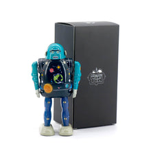 Cargar imagen en el visor de la galería, Robot Star Bot Edición Limitada Mr &amp; Mrs Tin 928005 especial para coleccionistas robot de hojalata que anda al darle cuerda