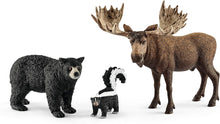 Cargar imagen en el visor de la galería, Conjunto de animales del bosque Schleich. Set de 3 figuras: alce, oso negro y mofeta. 