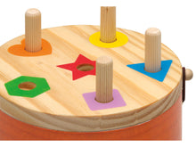 Cargar imagen en el visor de la galería, Súper Six es un juego de azar, de probabilidad y de reconocimiento de números o formas. Lanza el dado y deshazte de tus palitos. Todo hecho en madera. Se puede jugar por números o por formas y colores. Gana el que primero se deshace de los palitos. 
