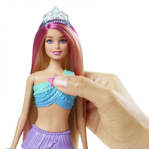  Barbie Sirena Luces MágicasLas pequeñas se sumergirán en historias emocionantes con la muñeca Barbie Dreamtopia Twinkle Lights Mermaid, con una mágica función luminosa. 