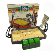 Carregar imagem no visualizador da galeria, Exin Basket El gran exito de ventas de los años 80 basado en el baloncesto está en nuestra tienda. Basado en la fuerza del aire impulsado por 3 botones por cada equipo. Impulsa fuerte y haz volar la bola hasta hacer canasta¡ Con marcadores encima de cada canasta.