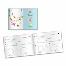 Cargar imagen en el visor de la galería, En una bonita caja brillante, cuentas con letras y amuletos para crear bonitas joyas con nombres o mensajes. 2 joyas para guardar o regalar en una bonita bolsa de organza. Y para aún más recuerdos, se incluyen dos tarjetas con imágenes para escribir un bonito mensaje. -
