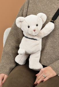bolsito bandolera de 30 cm te ofrece un auténtico remanso de suavidad para llevar a todas partes. Su diseño de oso beig no solo es adorable, sino también increíblemente suave y cómodo. 