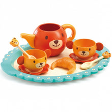 Cargar imagen en el visor de la galería, Con la merienda de Teddy podremos saciar el apetito de los ositos y de los amiguitos. Es un juego de imitación para los más pequeños. Los accesorios están hechos de plástico resistente y madera, adaptados para las manos más pequeñas, son resistentes y fáciles de coger. 