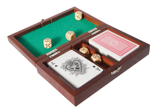  Estuche de madera con 2 barajas de cartas de póker y un compartimento para dados de póker. Todo queda guardado en el estuche. Contiene 2 barajas y 1 juego de dados de póker.