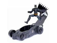 Carregar imagem no visualizador da galeria, Batman de 30 cm+ Batmobile,Corre con Batman hacia la acción en el Batmóvil de Batman. El conjunto de Batman y Batimóvil cuenta con un diseño de cómic auténtico que hará que tus aventuras con Batman cobren vida, incluye una figura de Batman de 30 cm 