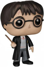 Cargar imagen en el visor de la galería, Figura Funko de Harry Potter con varita mágica. Mide 9 cm. 