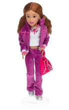 Cargar imagen en el visor de la galería,  Muñeca Teen Trends Deondra es la chica «glamurosa» a la que le encanta vestir a la última moda con prendas llamativas y brillantes, ir de compras, bailar y salir a discotecas. La muñeca Deondra incluye atractivos accesorios para el cabello, mide 42 cms