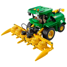 Cargar imagen en el visor de la galería, LEGO® Technic John Deere 9700 Forage Harvester 42168 cosechadora con dirección trasera cabezales para maíz parte delantera 