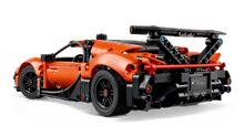 Carregar imagem no visualizador da galeria,  Chiron Pur Sport - LEGO El coche tiene un montón de características geniales para que los entusiastas de los vehículos las exploren. Gira el volante usando el mando de la parte superior del modelo del hipercocheDIMENSIONES: Este set de 771 piezas presenta un coche de juguete que mide aproximadamente 8 cm de altura, 29 cm de longitud y 13 cm de anchura. 