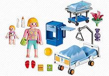 Carregar imagem no visualizador da galeria, habitación de maternidad de Playmobil para jugar a médicos. Incluye cama de hospital, cuna, y otros accesorios. Incluye una figura de Playmobil adulta y un bebé. Consta de 43 piezas.