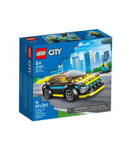 Cargar imagen en el visor de la galería, Lego City Deportivo Eléctrico 60383 incluye una minifigura de un piloto y un punto de repostage color negro + 5 años