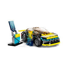 Lego City Deportivo Eléctrico 60383 incluye una minifigura de un piloto y un punto de repostage color negro + 5 años