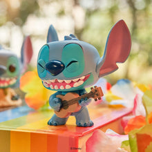 Cargar imagen en el visor de la galería,  Figura Funko de Stitch con su ukelele. Mide 9 cm.