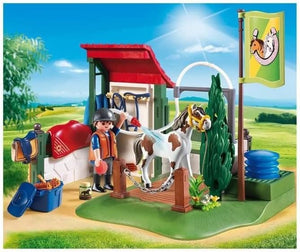 Country, Lavadero de Caballos - Playmobil 6929 Este set de limpieza para caballos, tiene todo lo necesario para cuidar a los caballos. Saca agua de verdad para cuidar a los caballos a traves de una bomba de agua. Incluye un jinete y un caballo. 