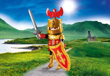 Cargar imagen en el visor de la galería, Playmobil caballero medieval con armadura dorada, escudo y espada, colores rojo y oro, blasón flor de lys