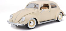 Carregar imagem no visualizador da galeria,  Volkswagen Käfer-Beetle (1955) 1/18 Una magnífica reproducción metálica a escala 1/18 Se abren puertas, capot y maletero. La dirección del vehiculo es practicable. Ideal para coleccionistas.