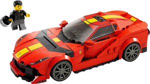  Ferrari 812 Competizione  1 minifigura: Juguete construible para coleccionar: Regala esta maqueta de un Ferrari con ocasión de un cumpleaños o una fiesta especial a un niño , o a un apasionado fan de los vehículos •  . 261 piezas