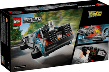 Carregar imagem no visualizador da galeria,  kit LEGO® Speed Champions Máquina del Tiempo de Regreso al Futuro (77256) permite a los niños construir, exponer y recrear la acción de la popular franquicia cinematográfica. Este coche de juguete incorpora famosos detalles del modelo que aparece en las películas. Construye este emblemático coche con pararrayos y matrícula de California, como en el primer largometraje