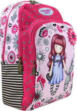 Carregar imagem no visualizador da galeria, Mochila Triple Bolsillo de Gorjuss con el diseño My Gift To You tiene dos compartimentos con cierre de cremallera y un bolsillo frontal, también con cremallera, con tres compartimentos 