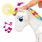 Dreamy y su unicornio Rym, en BFF. ¡Van juntos a todas partes! Dreamy tiene un pelo largo de nilón y el cuerpo articulado, es una patinadora artística! El unicornio hace luces y melodias.
