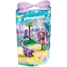 Cargar imagen en el visor de la galería, Playmobil Fairies 9139 Hada con mapaches niña con 3 mapaches flores y complementos Presentado en una preciosa caja regalo