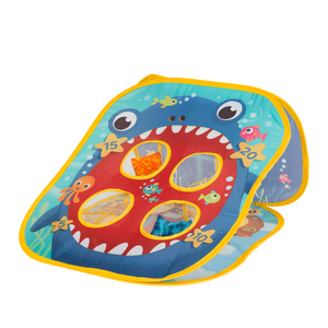 Juego de lanzamiento de bolsas de judias: Apunta, lanza y gana puntos donde quiera que vayas con este divertido y colorido juego de lanzamiento de bolsas de frijoles para niños.Incluye: este juego viene con 8 pequeños pufs fáciles de usar y presenta 3 temas.