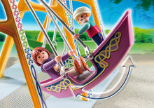 Carregar imagem no visualizador da galeria, barcas columpios  Playmobil pasan horas de diversión empujando y balanceandose estas barcas balancines. Incluye una figura adulto de PLAYMOBIL Y 2 figuras infantiles. Consta de 30 piezas. 