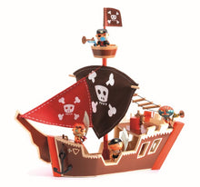 Cargar imagen en el visor de la galería, Djeco Arty Toys Ze Pirat Boat Barco Pirata de Madera DJ06830  color negro, rojo, marrón y madera natural mide 57 cm de largo