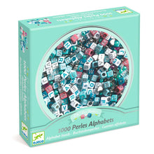 Cargar imagen en el visor de la galería, Un completo kit con 1000 cuentas para crear pulseras preciosas con nombres o mensajes. Una selección de cuentas de colores y plateadas para lograr resultados armoniosos en cada ocasión. Ensarta las cuentas en el cordón elástico para crear pulseras únicas a tu gusto.