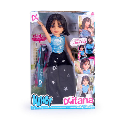  Muñeca Nancy inspirada en la famosa cantante Aitana, con un increíble look inspirado en su disco Alpha y con certificado de autenticidad para la muñeca. Su tamaño es de 42 cm aproximadamente