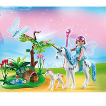 Carregar imagem no visualizador da galeria, Hada Aquarella con Unicornios PLAYMOBIL, este set que incluye el hada Aquarella con sus alitas y montada en un precioso unicornio. También incluye un unicornio bebé. El set consta de 43 piezas . 