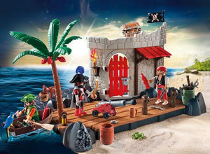 Super Sets Piratas - Playmobil 6146 Los piratas han escondido bien su tesoro en este islote perdido en mar abierto... Isla con tres piratas, una barca, armas (cañón con proyectiles, espadas, rifles, revólveres.) y numerosos accesorios (cofre del tesoro, barriles, dinamita). ). El cañón dispara proyectiles. La b…