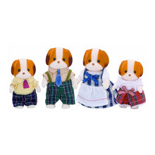 Cargar imagen en el visor de la galería, Familia Perro Chifón Sylvanian Families . Delia y Gordon son la mamá y papá Perro Chifón. El set incluye 4 figuras: 2 adultos y 2 niños. 