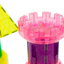 Cargar imagen en el visor de la galería,   Imanix Rocket Castle de Braintoys es un juego de construcción magnético con 64 piezas translúcidas y de colores vibrantes, diseñado para dar rienda suelta a la imaginación y creatividad de los niños. Perfecto para construir formas 2D y 3D como cohetes espaciales, castillos extraordinarios, vehículos