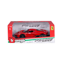 Cargar imagen en el visor de la galería,  La Ferrari 1/18 - Burago 16001 Disfruta de una reproducción a escala 1/18 de una máquina perfecta de la velocidad como es un modelo LaFerrari de la marca Ferrari. Este detallado modelo de Bburago presenta una carrocería meticulosamente elaborada en metal