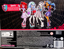Cargar imagen en el visor de la galería, Monster High Set de ropa para muñecas, Operetta - Mattel Y0402-Y0405Moda para tus muñecas Monster High. Vienen 2 conjuntos con sus complementos. Muñeca no incluida. Sirve para cualquier Monster High de tamaño Barbie. 