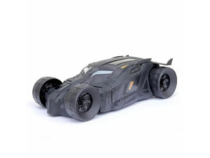 Batman de 30 cm+ Batmobile,Corre con Batman hacia la acción en el Batmóvil de Batman. El conjunto de Batman y Batimóvil cuenta con un diseño de cómic auténtico que hará que tus aventuras con Batman cobren vida, incluye una figura de Batman de 30 cm 