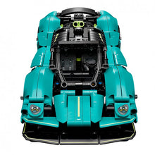 Carregar imagem no visualizador da galeria, Aston Martin Valkyrie - LEGO Technic 42208, Abre el capó para ver el motor V12. Observa cómo se mueven los pistones al girar el volante del conductor y echa un vistazo al diferencial. Contiene 707 piezas. 