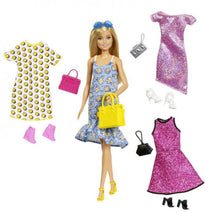 Carregar imagem no visualizador da galeria, Barbie con vestidos le encanta la moda. Además de lo puesto incluye 3 vestidos para cambiar, 3 pares de zapatos, bolsos y complementos
