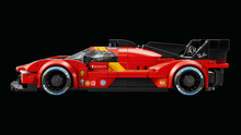 Cargar imagen en el visor de la galería,  El vehículo viene con una minifigura de un piloto con traje y casco de Ferrari que los niños pueden colocar al volante para disputar carreras o exponer con orgullo. Los sets LEGO Speed Champions, contiene 329 piezas. 