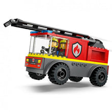 Carregar imagem no visualizador da galeria, Camión de Bomberos LEGO CITY Primero tendrás diversión montando este bonito camión con escalera elevable y después te divertirás apagando fuegos como un auténtico bombero.