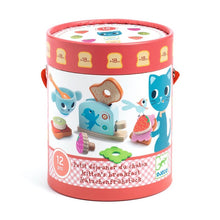 Cargar imagen en el visor de la galería,  juego de té para principiantes, los niños pequeños podrán jugar y divertirse aprendiendo a preparar un delicioso desayuno. La tostada aparece en la tostadora y su hijo puede crear deliciosas rebanadas con diferentes ingredientes y revolver el café en la taza. 
