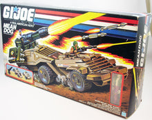 Carregar imagem no visualizador da galeria, Vehiculo Mean Dog de la serie G.I. Joe con figura articulada de WildCard. Pieza de coleccionista : el producto es original de 1988, pero es nuevo, la caja está sin abrir. Consta de 3 unidades de batalla ensamblables. Las armas no disparan. 