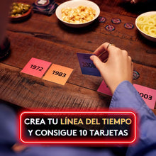 Cargar imagen en el visor de la galería, HITSTER 100% en Español. Esta edición especial reúne los grandes éxitos musicales en español de las últimas décadas. Disfruta de tus canciones favoritas mientras desafías tus conocimientos y memoria musical.