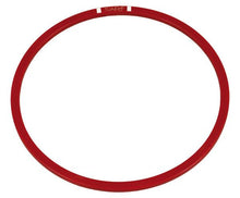 Cargar imagen en el visor de la galería, Tualoop: el juego al aire libre para toda la familia Tualoop combina deportividad y elegancia. Un aro (fabricado con Arboblend®, un material de origen biológico) se suspende de dos palos que se estiran uniformemente, deslizándose hacia adelante y volando. Mediante diversas técnicas de lanzamiento, el aro puede mantenerse suspendido en el aire como un frisbee a largas distancias o rodar y rebotar como una pelota.