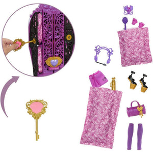 Clawdeen Wolf Secrets Monster High , de las muñecas más monstruosas , viene con su armario secreto. También trae 19 accesorios de moda muy fashion.