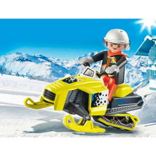 Carregar imagem no visualizador da galeria, Dinámica moto de nieve de Playmobil con figura. Recomendado de 4 a 10 años. No recomendado para menores de 3 años por contener piezas pequeñas.