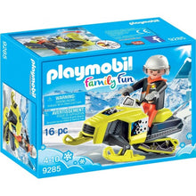 Carregar imagem no visualizador da galeria, Dinámica moto de nieve de Playmobil con figura. Recomendado de 4 a 10 años. No recomendado para menores de 3 años por contener piezas pequeñas.
