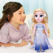 Cargar imagen en el visor de la galería, Frozen Muñeca Elsa 2 de 32 cm Princesa Disney Jakks Pacific 21180 vestido azul larga trenza rubia vestida como en la película